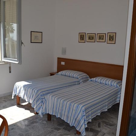 Albergo Quaglia روزيتو ديلي أبروتسي المظهر الخارجي الصورة